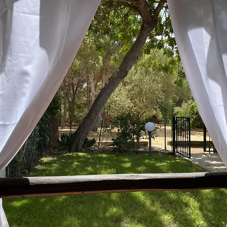 Holiday home Un Nido Al Villaggio Mandorli