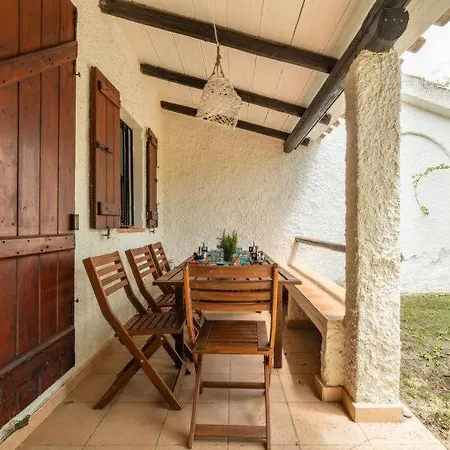 Holiday home Un Nido Al Villaggio Mandorli