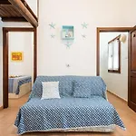Un Nido Al Villaggio Mandorli Tatil Evi *
